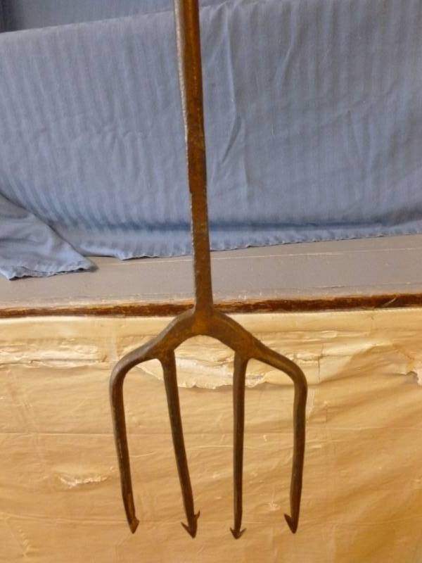 lot 158 image: Vintage River Spear
