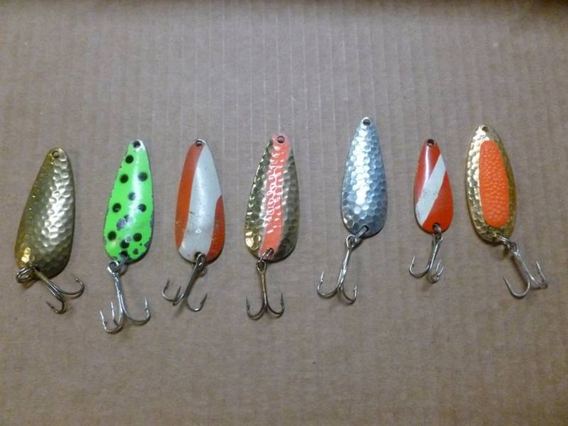 lot 165 image: Fishing Baits