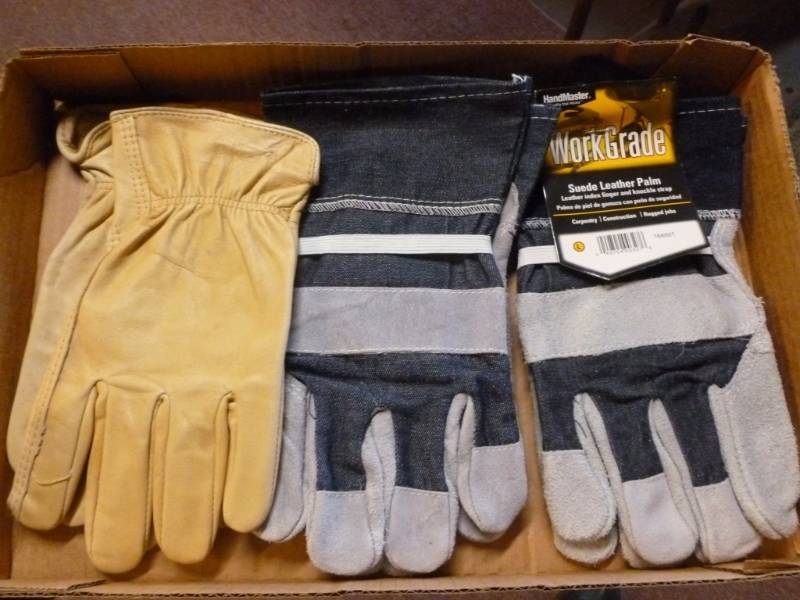 lot 189 image: Work Gloves