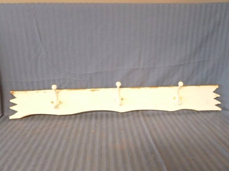 lot 195 image: Coat Rack