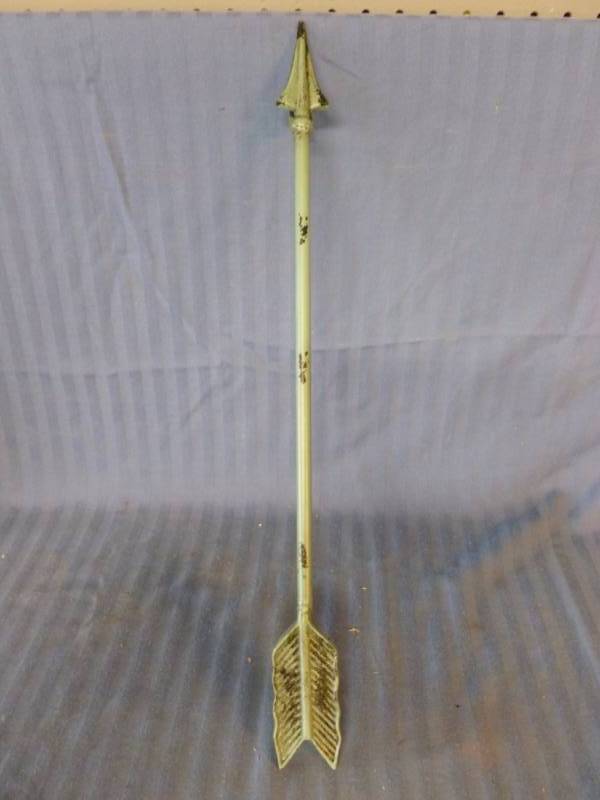 lot 197 image: Cast Iron Arrow