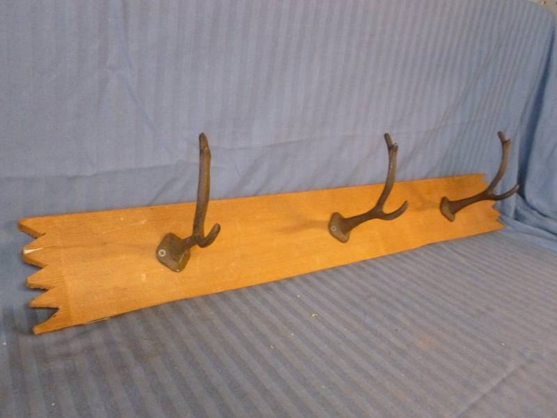 lot 198 image: Coat Rack
