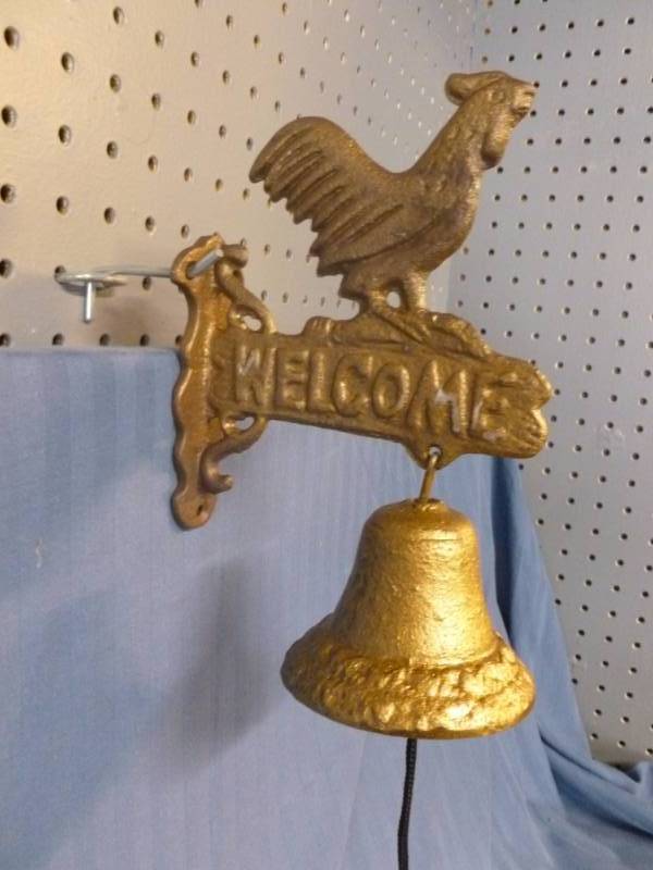 lot 205 image: Cast Iron Bell