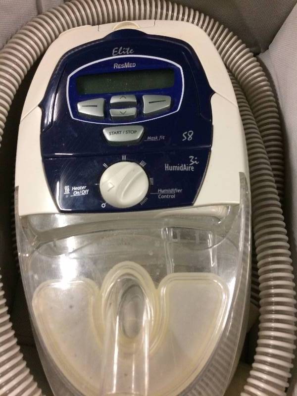 lot 11 image: ResMed S8 Elite with Humidaire 3i Heated Humidifier and Carry Bag  Extras Works