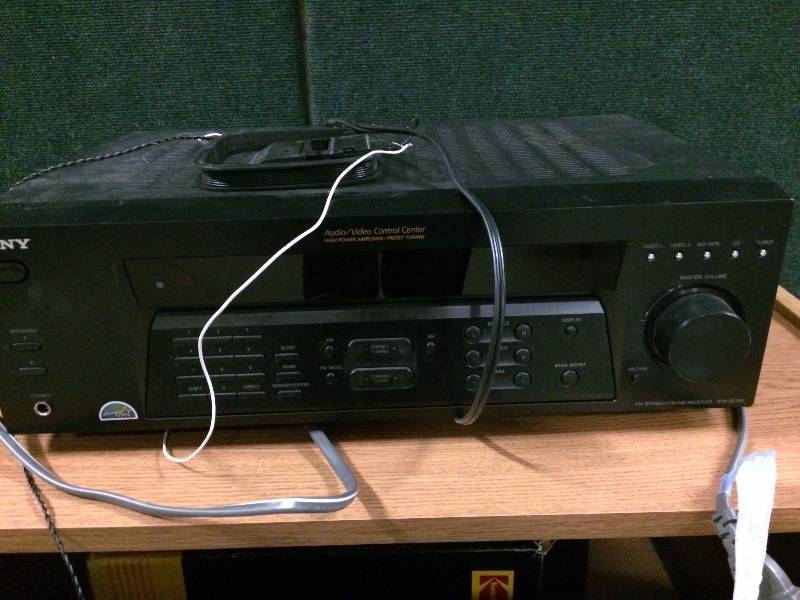 lot 4 image: Sony STR-DE185 Stereo Receiver - Working Condition