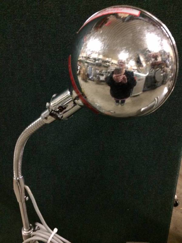 lot 1 image: Vintage Industrial Chic Chrome Medical Clinic Adjustable Gooseneck Lamp - Working Condition