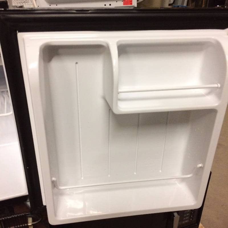 Sunbeam 1.7cu. ft. Mini Refrigerator Black REFSB17B -&nbspDorm Room Bar Cabin Mini Fridge - Only Used In Clinic For Medicine Storage - Excellent Condition