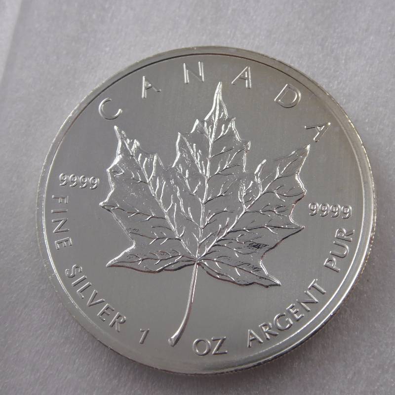 lot 51 image: 2013 Silver Canadian Maple Leaf