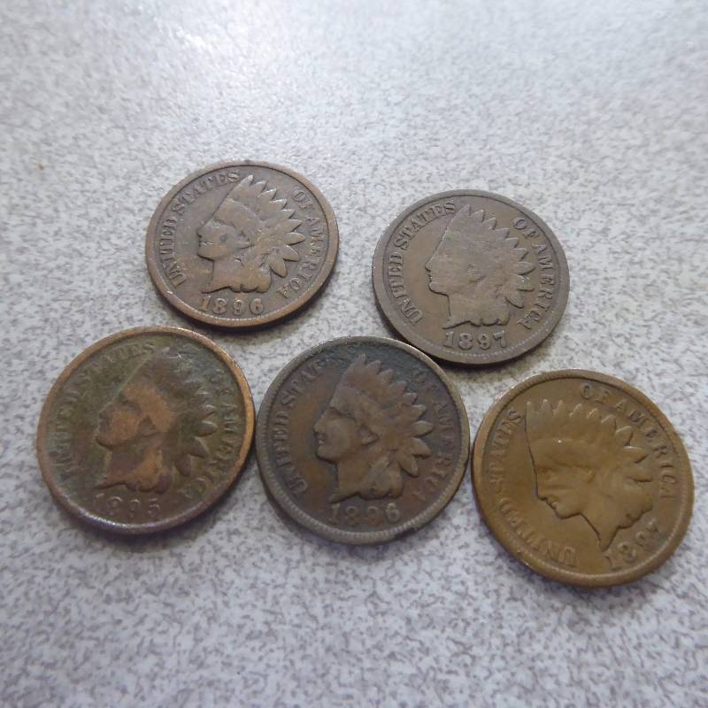 lot 74 image: Lot of 5 Indian Head Cents 1895-97 Variety