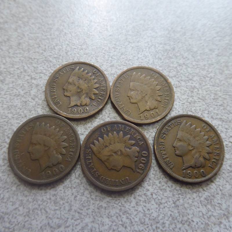 lot 77 image: Lot of 5 Indian Head Cents 1900-01 Variety