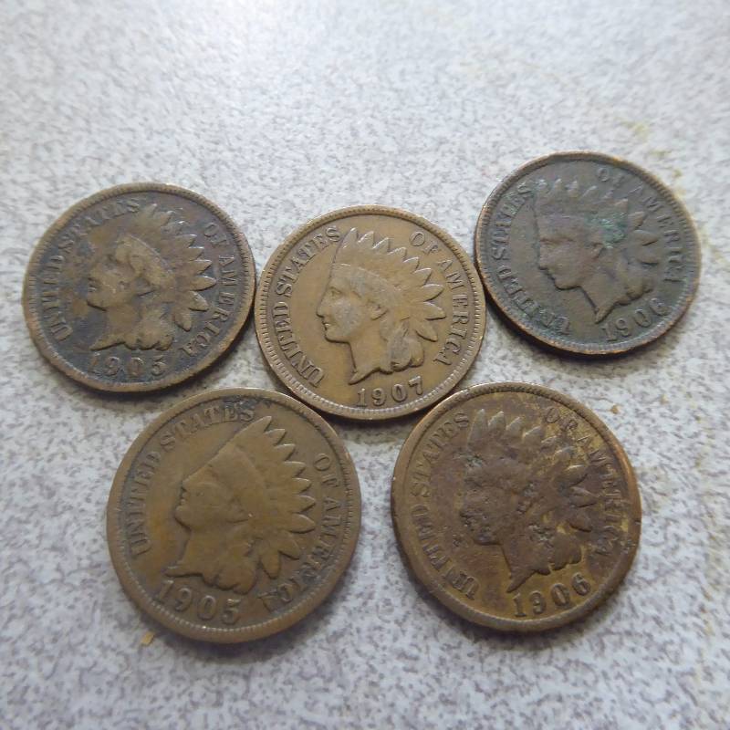 lot 82 image: Lot of 5 Indian Head Cents 1905-07 Variety