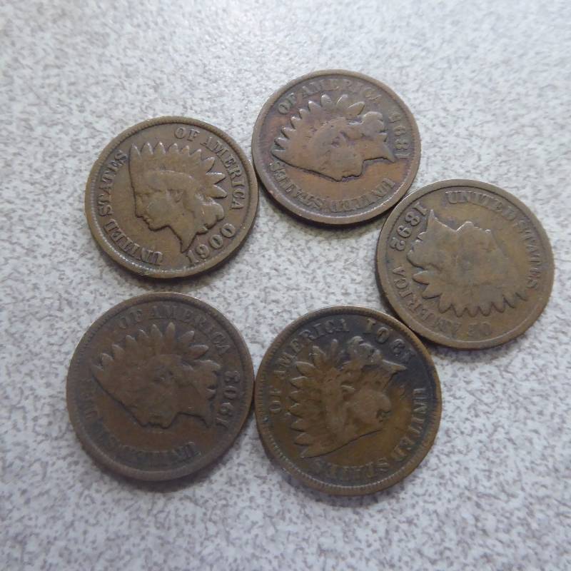 lot 85 image: Lot of 5 Indian Head Cents Variety