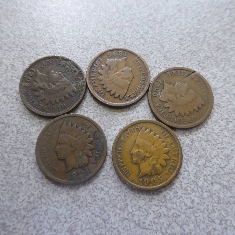 lot 86 image: Lot of 5 Indian Head Cents Variety