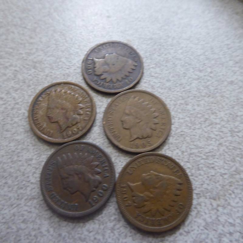 lot 89 image: Lot of 5 Indian Head Cents Variety