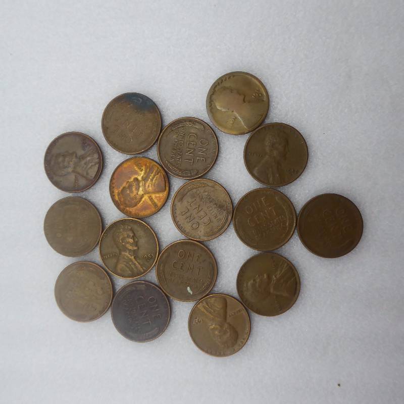 lot 103 image: Lot of 16 Wheat Pennies