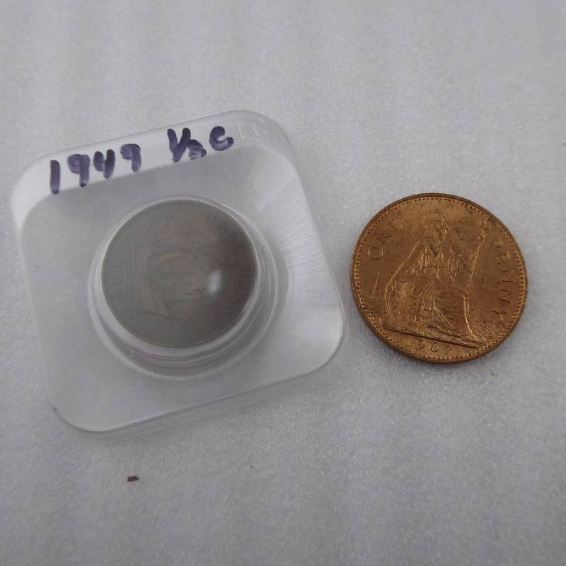 lot 107 image: Lot of British Currency