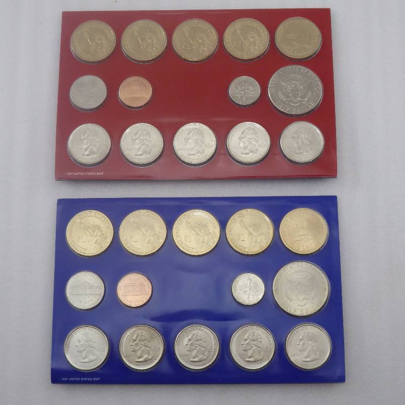 lot 113 image: 2007 United States Mint Uncirculated Coin Set