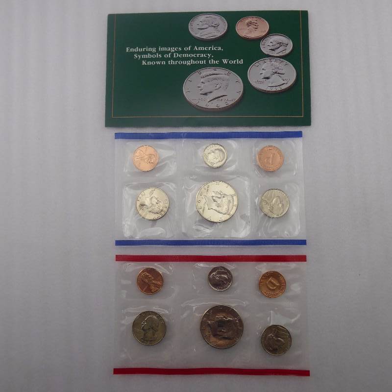 lot 124 image: 1993 United States Mint Uncirculated Coin Set