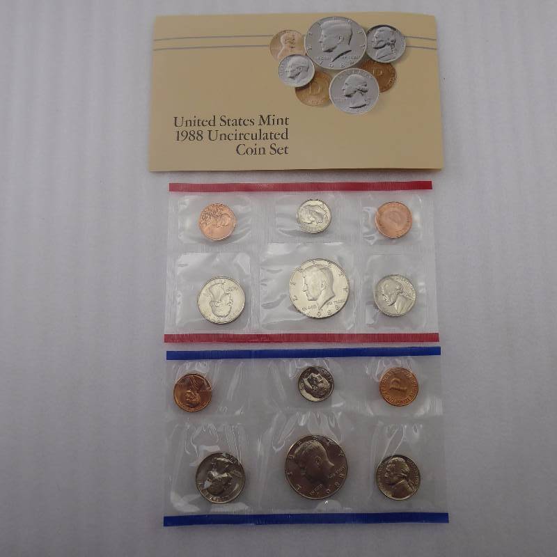 lot 128 image: 1988 United States Mint Uncirculated Coin Set
