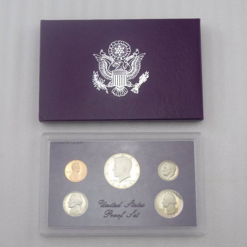 lot 135 image: 1985 United States Mint Proof Coin Set