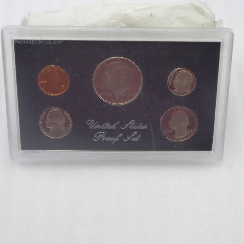 lot 138 image: 1983 United States Mint Proof Coin Set