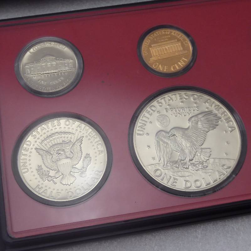 lot 151 image: 1977 United States Mint Proof Coin Set