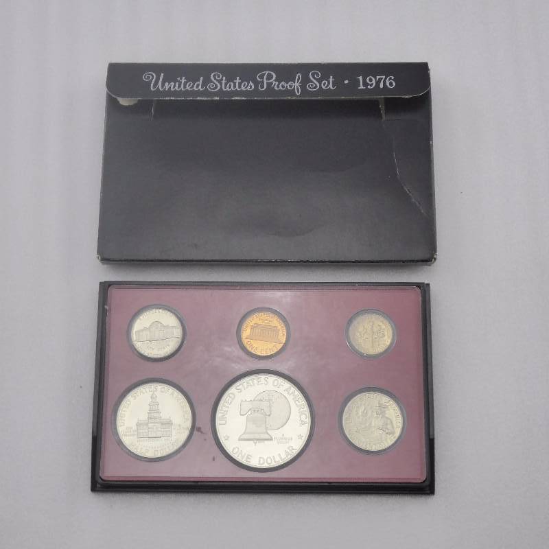 lot 153 image: 1976 United States Mint Proof Coin Set