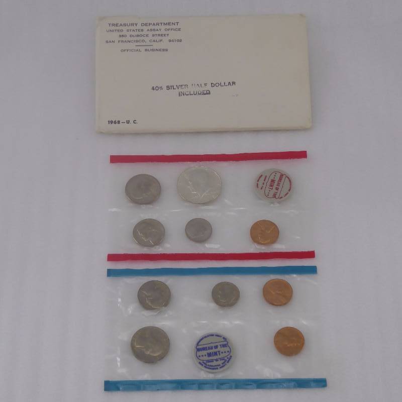 lot 165 image: 1968 United States Mint Uncirculated Coin Set With Silver Half