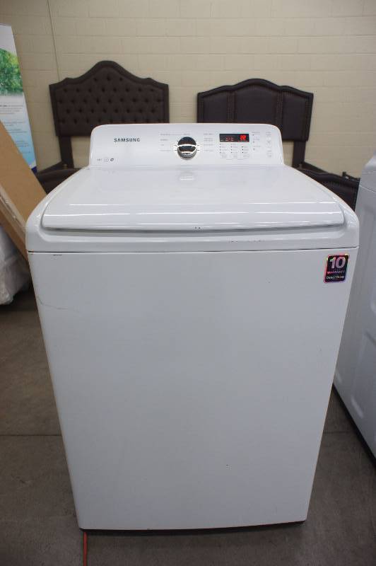 lot 31 image: Scratch and Dent - Samsung Model # (WA400PJHDWR) Top-Loading Washer - 4 cu ft - White Color - Tested Works - MSRP $ 999.99