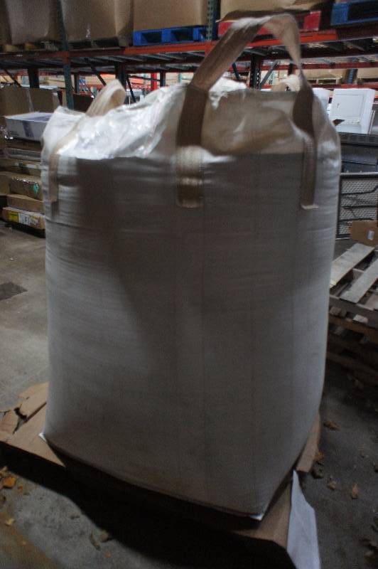 lot 58 image: 2000 LB BAG  PALLET OF WHITE PROSO MILLET SEED HUGE PALLET