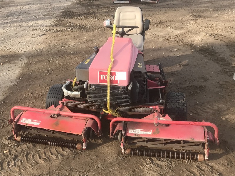 lot 6 image: Toro Reelmaster 216