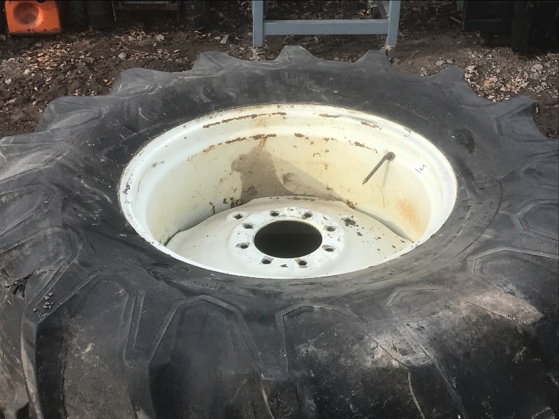 lot 5 image: (2) Tractor Tires