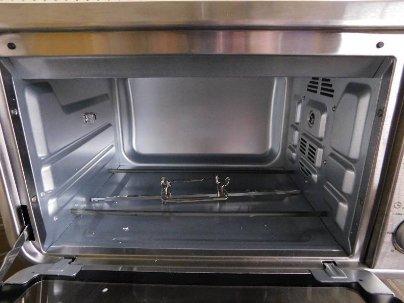 CHEFS Mark Roaster Oven (12IN pizza size), MSRP $84.99