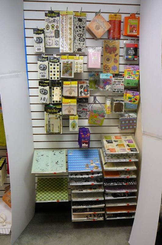 lot 13 image: Double sided Halloween Paper