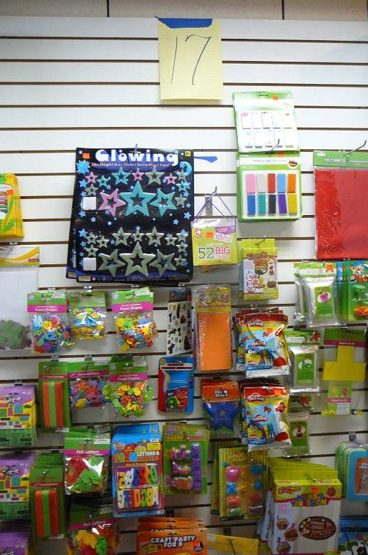 lot 17 image: Craft Items