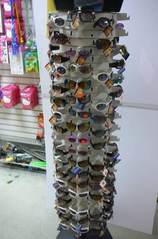 lot 28 image: Sunglasses