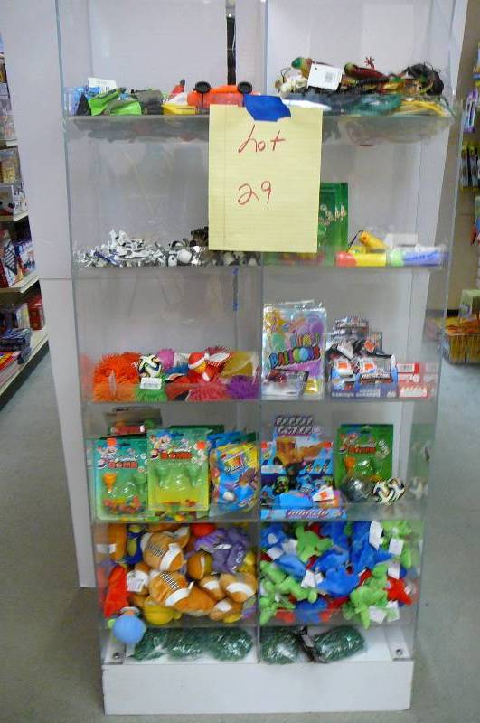 lot 29 image: Balloons, Squirter fish,