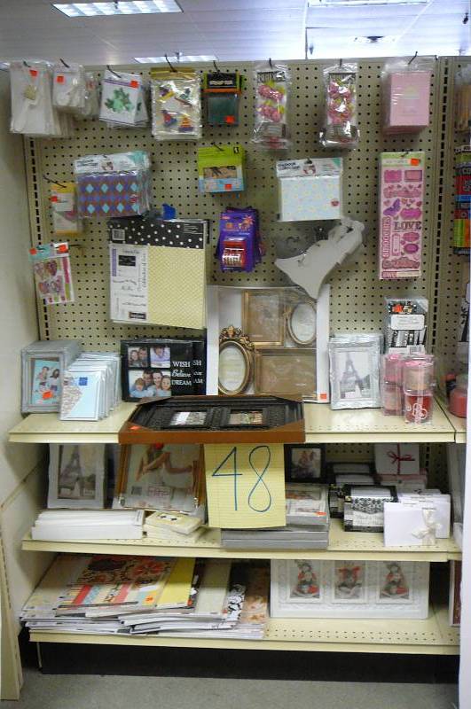 lot 48 image: Scrapbooking & Frame lot