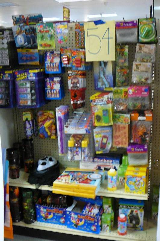 lot 54 image: Lot of Kids Toys
