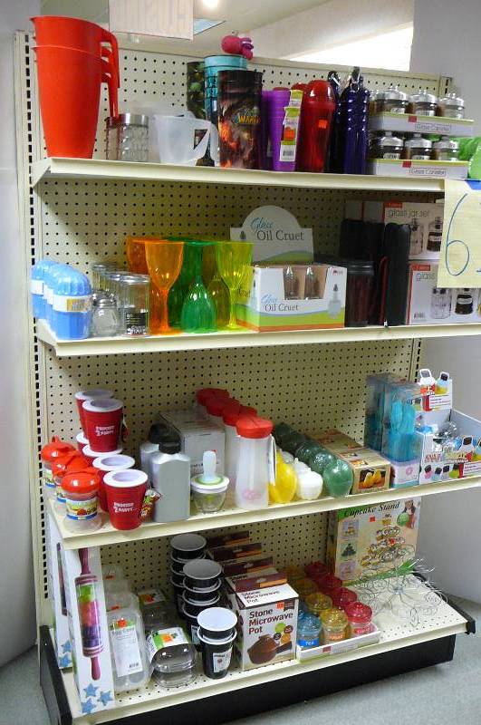 lot 61 image: Lot of Kitchen Items