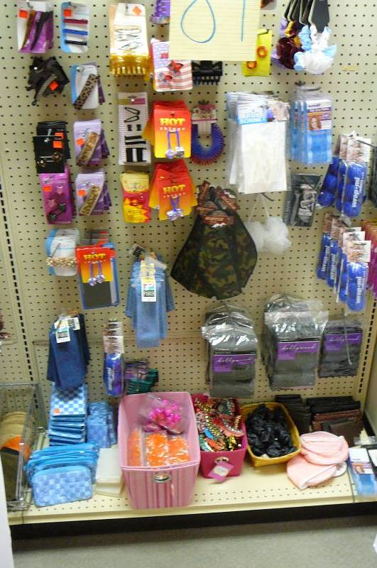 lot 84 image: Lot of Misc. Beauty Supplies