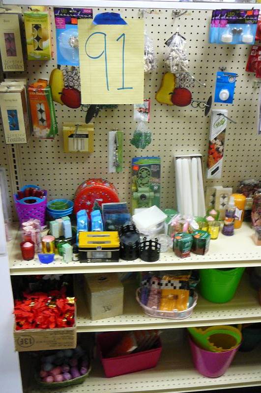 lot 91 image: Lot of Storage & Home Items