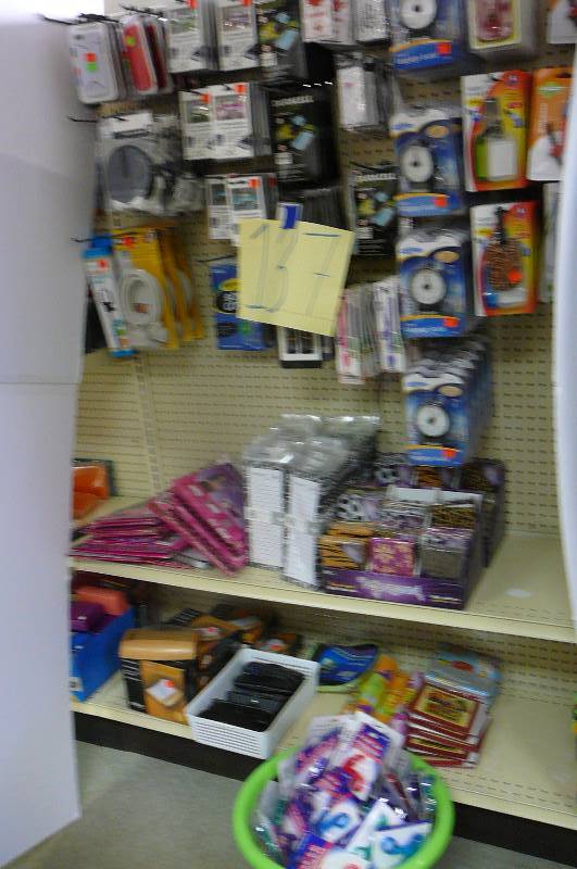 lot 137 image: Office supplies