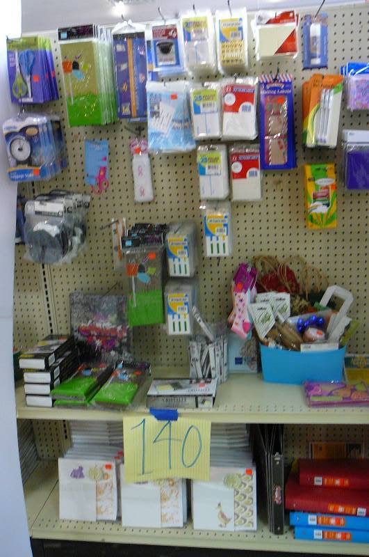 lot 140 image: Office supplies