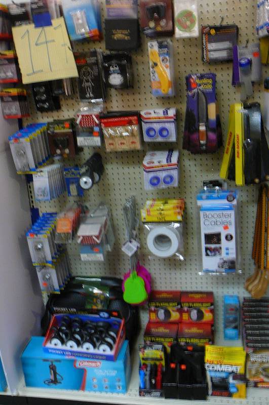 lot 147 image: Lot of Misc Lights, Cables, Tools