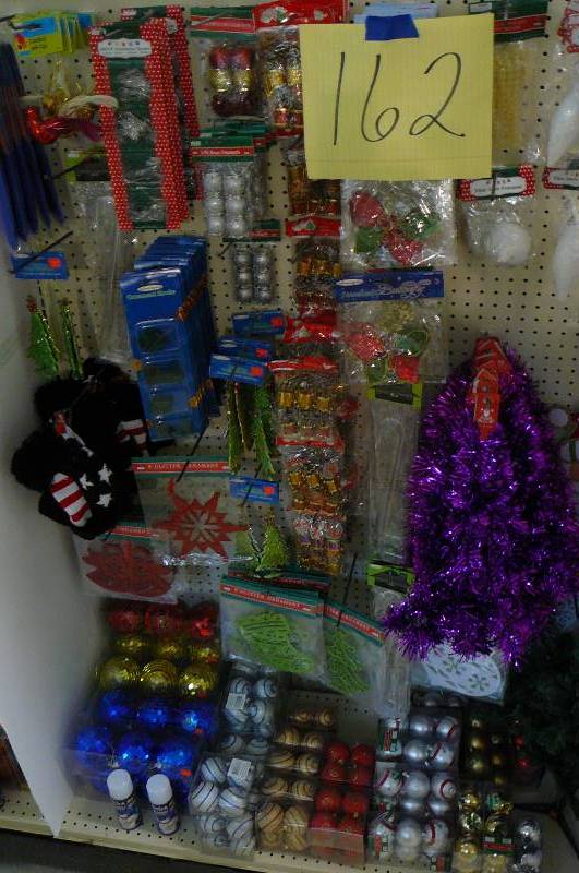lot 162 image: Xmas Decorations