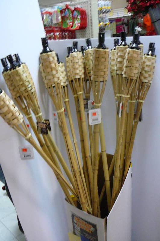 lot 169 image: Tiki Torches 19