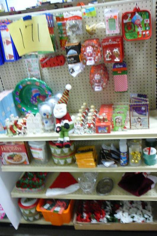 lot 171 image: Solar Santa, Cookbooks, Tins