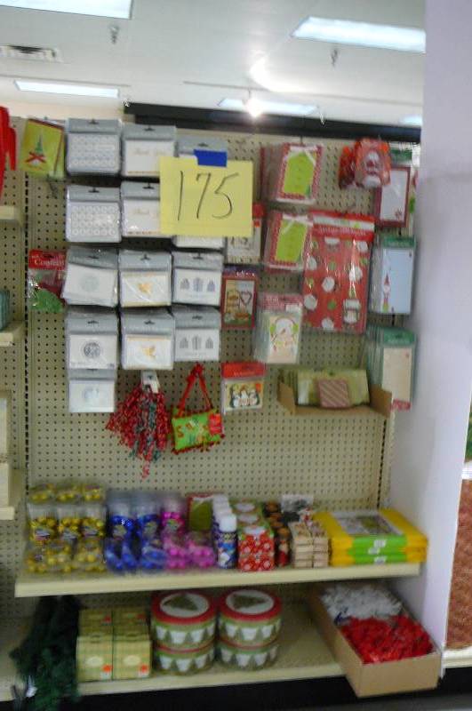 lot 175 image: Stationary Lot