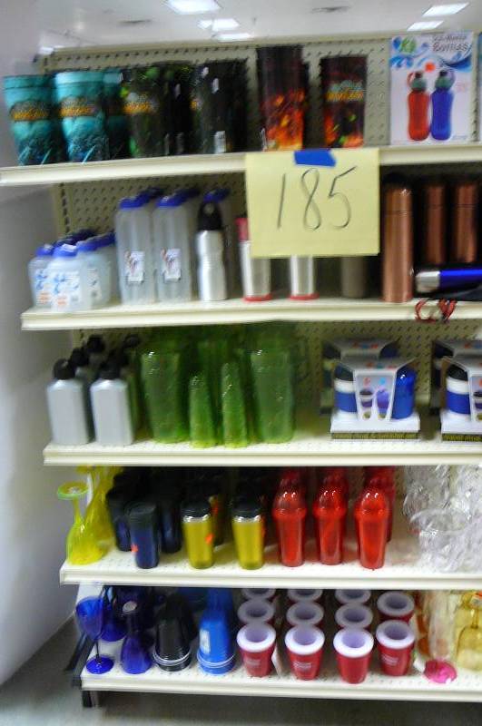 lot 185 image: Travel Mugs, Drinking bottles, Water bottles, Cups